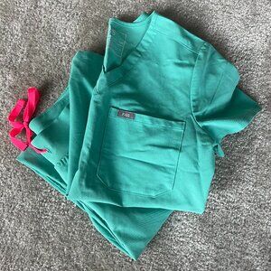 Figs women's Surgical Green Catarina Scrub Top (XXS) & High Waisted Yola (XXS P)